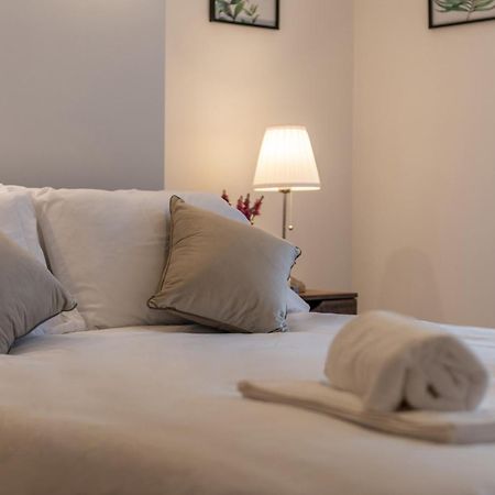 A Golden Haven Retreat In Londonアパートメント エクステリア 写真